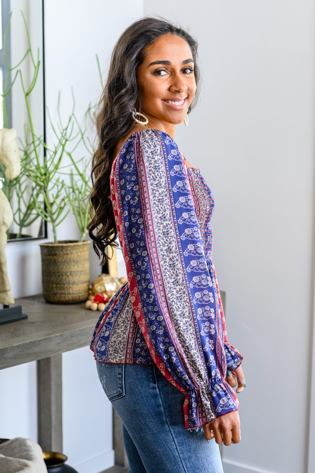 Blusa de manga larga con fruncido para el té de la tarde