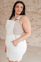 Pantalones cortos Anna de tiro alto teñidos en color crudo