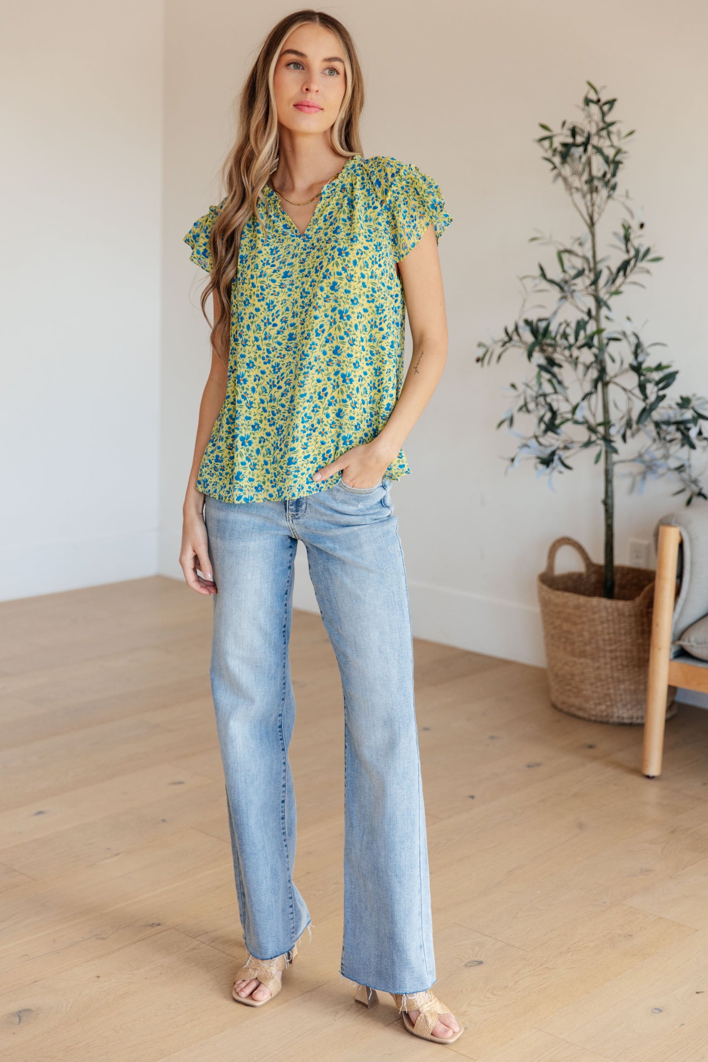 Top con mangas onduladas en combinación azul Anywhere We Go