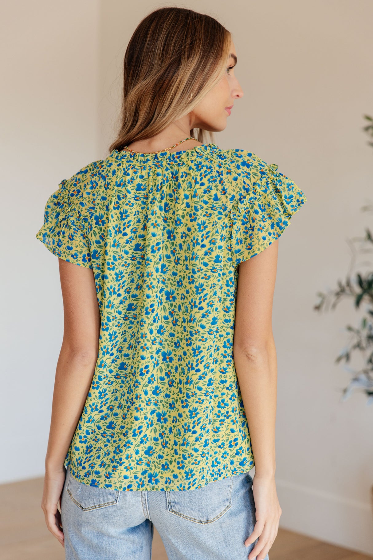 Top con mangas onduladas en combinación azul Anywhere We Go