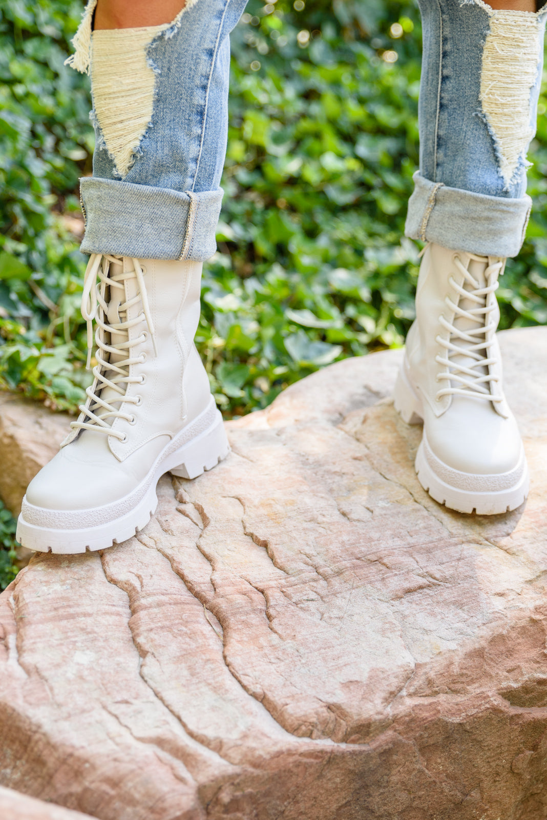 Botas militares con aire otoñal