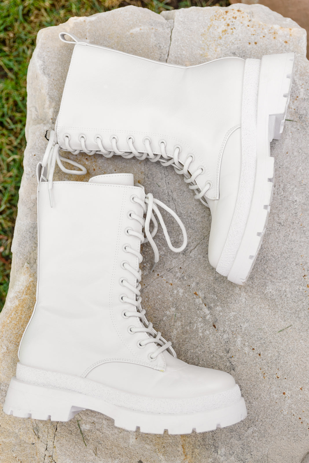Botas militares con aire otoñal