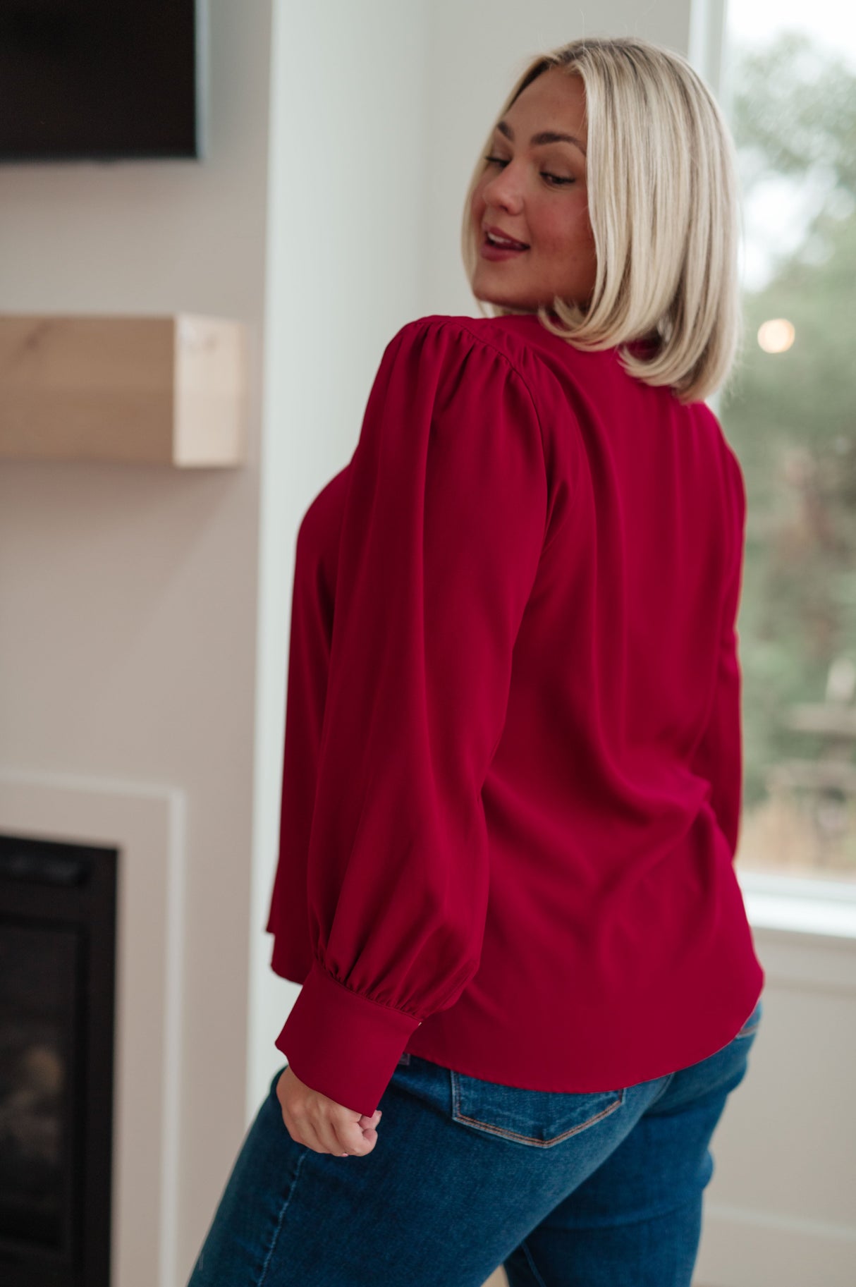 Blusa con cuello en V "De vuelta al negocio"