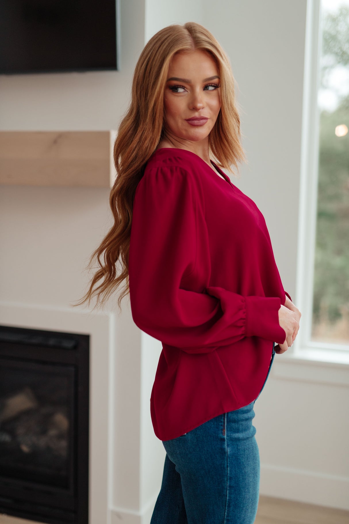 Blusa con cuello en V "De vuelta al negocio"