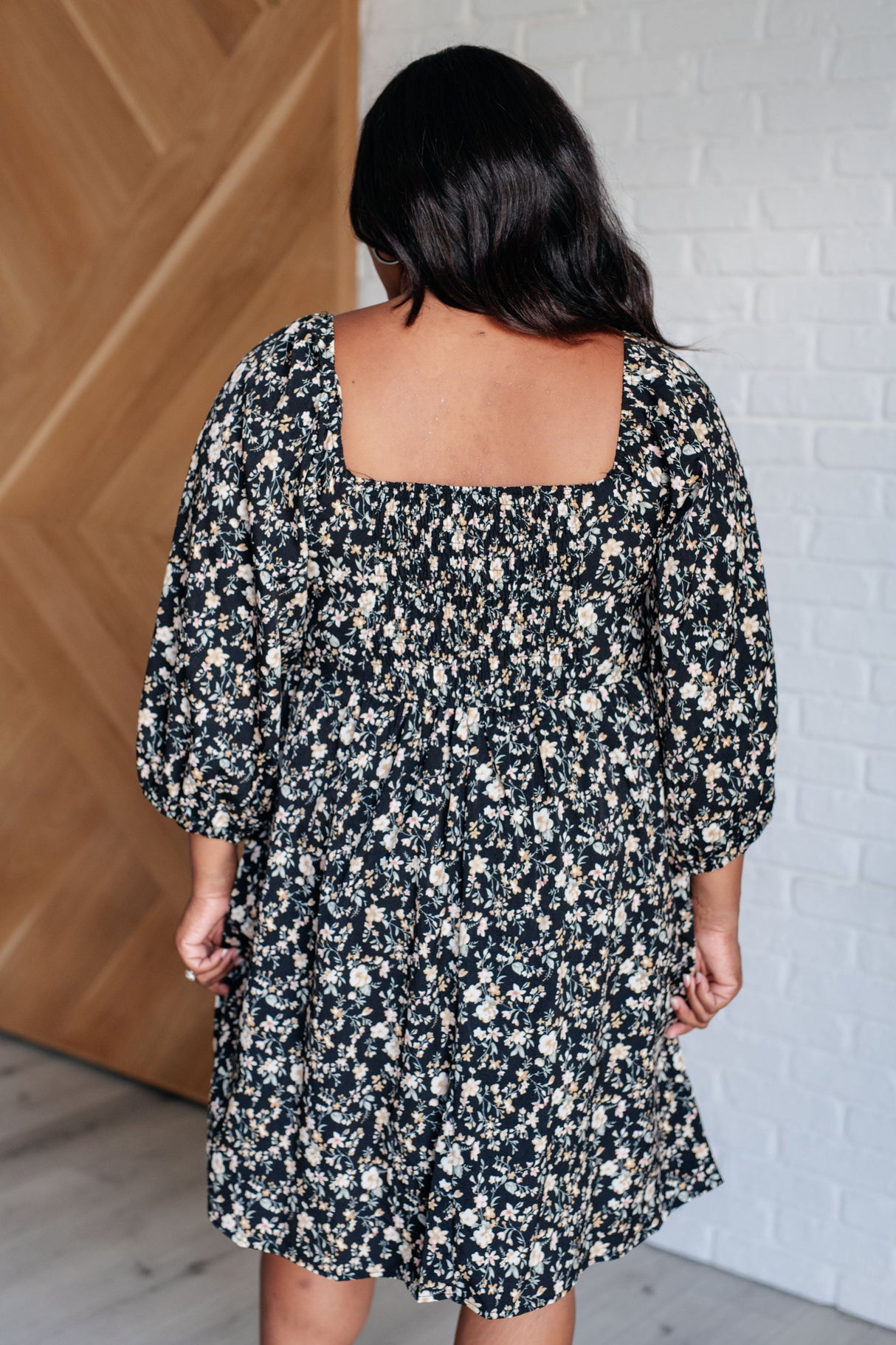 Vestido floral de regreso al inicio