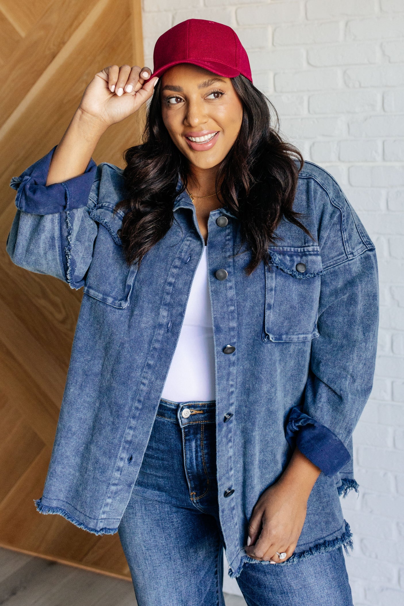 Gorra básica para bebé en color vino