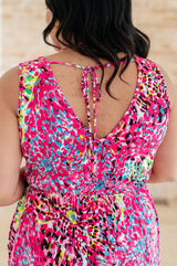 Vestido Bless Your Heart con cuello en V en fucsia neón