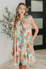 Vestido escalonado Bless Your Love en marfil, naranja y menta
