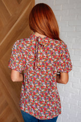 Blusa de cuello alto con estampado floral Bohemian Moment