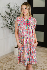 Vestido Boho and Behold con mangas onduladas en rubor, fucsia y menta
