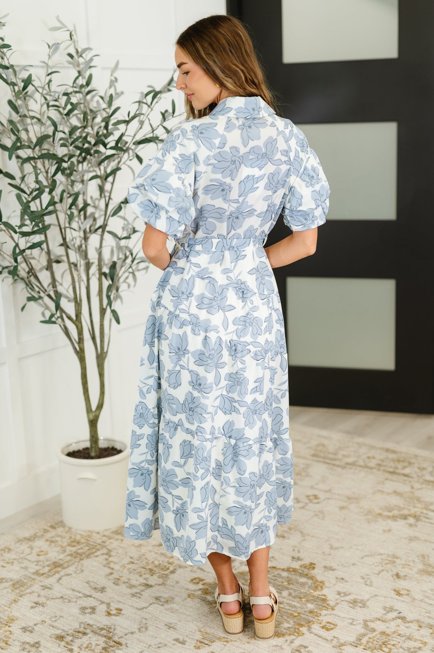 Vestido con cuello abotonado de Budding Romance