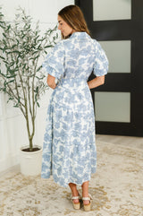 Vestido con cuello abotonado de Budding Romance