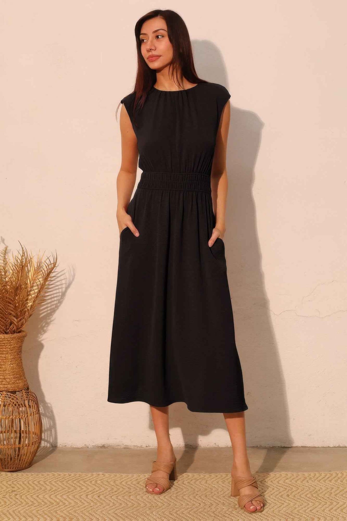 Matte Crepe Ruched Elastic Midi Dress