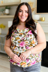 Llama mi nombre o sigue caminando por Cowl Neck