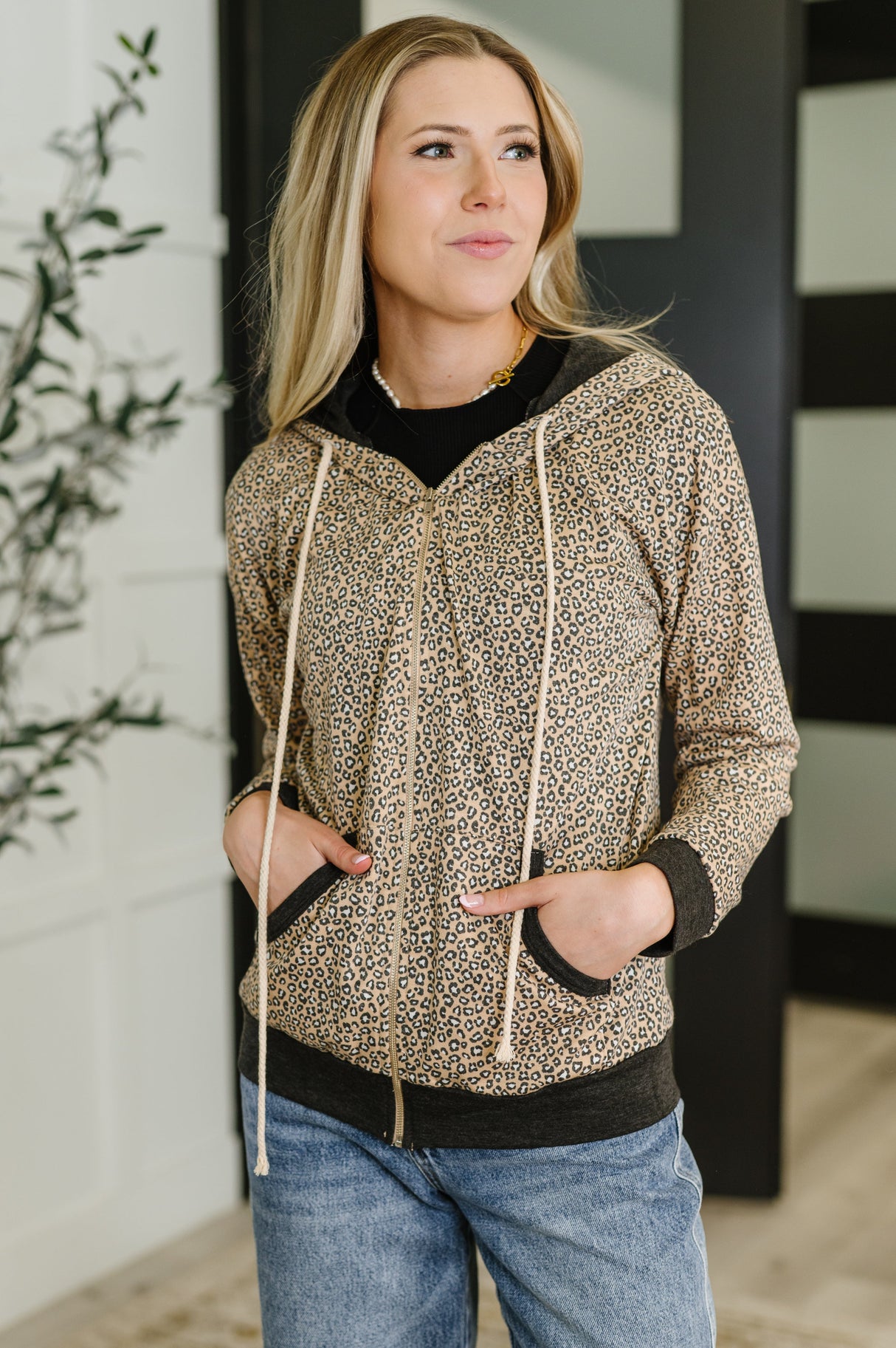 Chaqueta con cremallera y ribete en contraste Call of the Wild