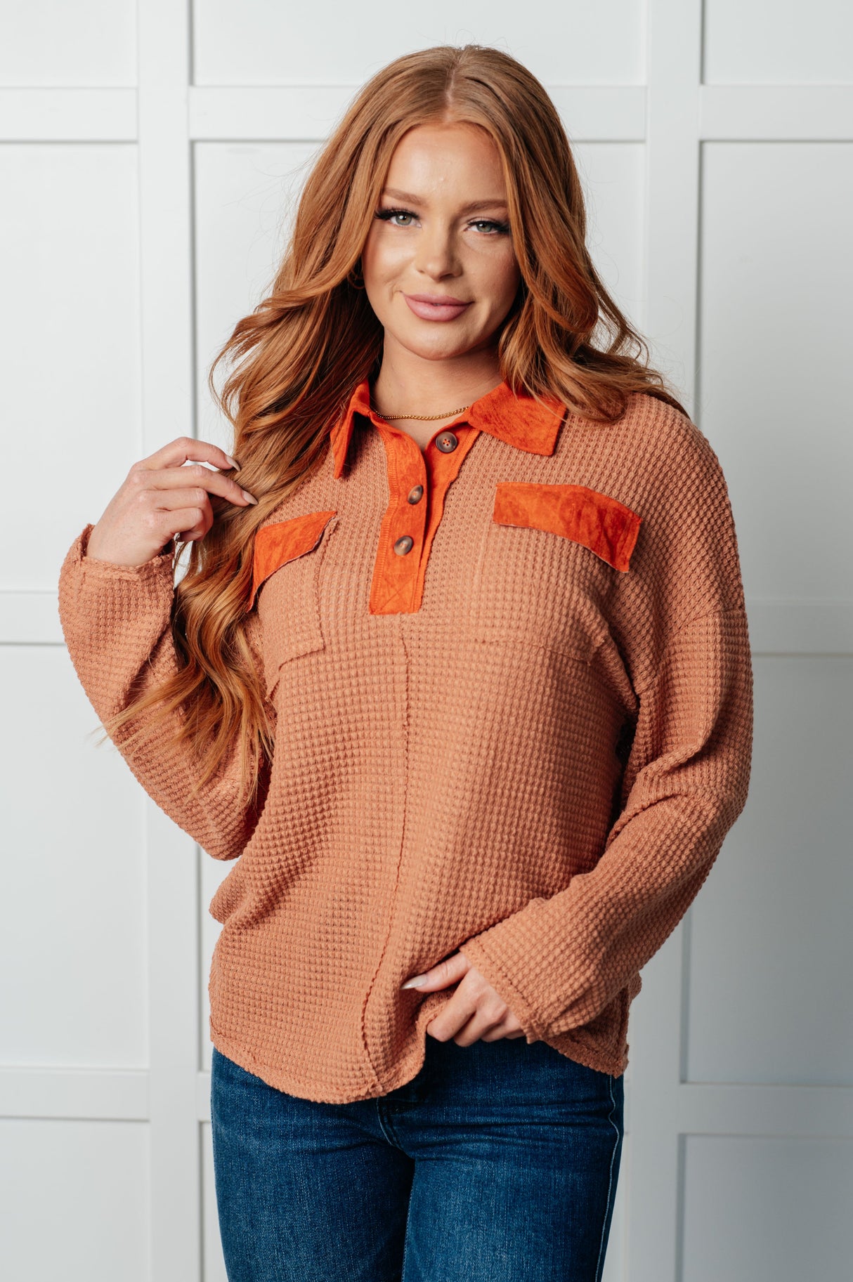 No me imagino por qué esta blusa de punto gofre con ribete en contraste