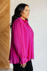 Blusa con escote con volantes Candid Moment