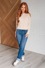 Blusa con hombros descubiertos cuidadosamente elaborada