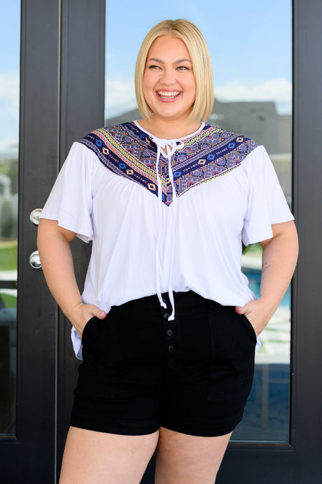 Top con escote de cerradura estilo bohemio informal