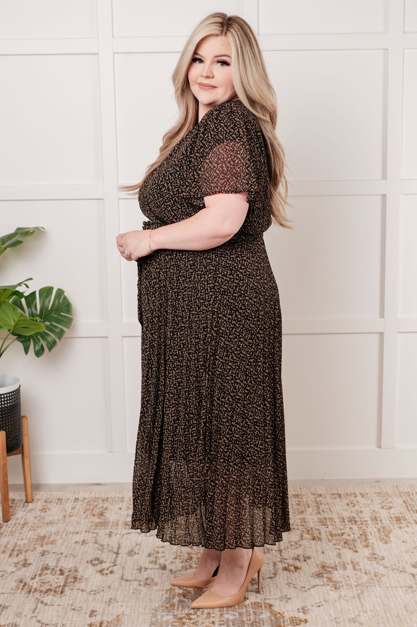 Vestido con cuello cruzado para causar una escena