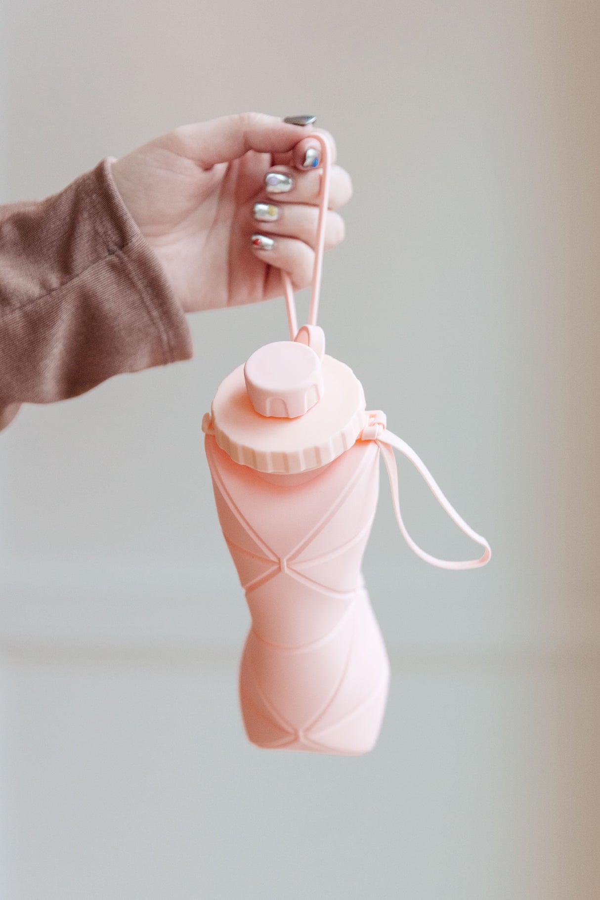 Collapsing Silicone Water Bottle in Diamond Pink - Liarian Unlimited Boutique