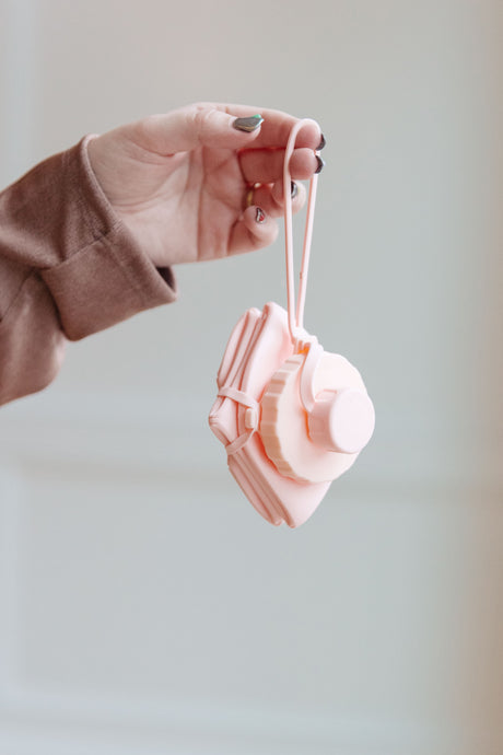 Collapsing Silicone Water Bottle in Diamond Pink - Liarian Unlimited Boutique