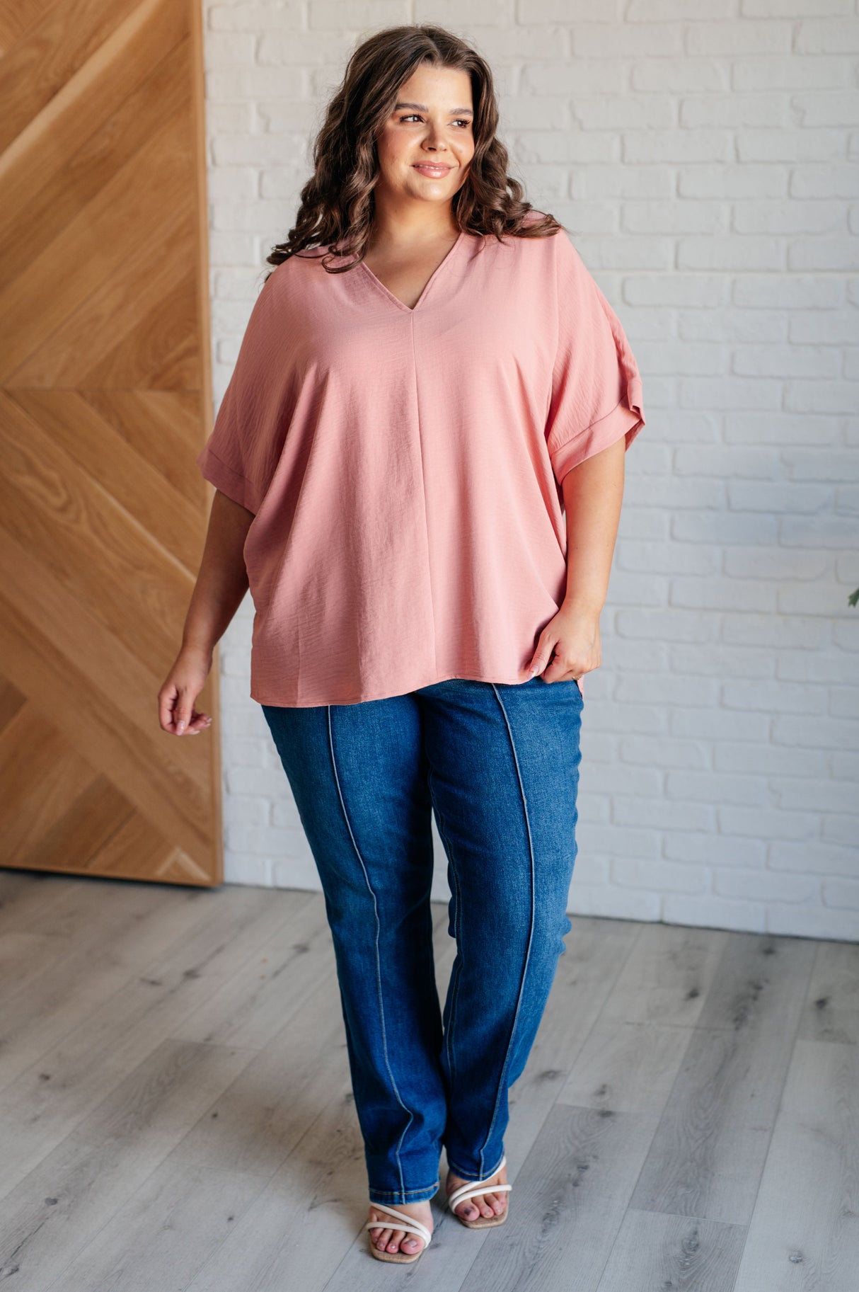 Contrariamente a la creencia popular, blusa con cuello en V