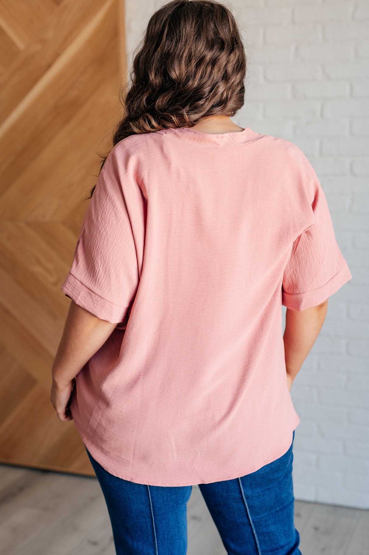 Contrariamente a la creencia popular, blusa con cuello en V