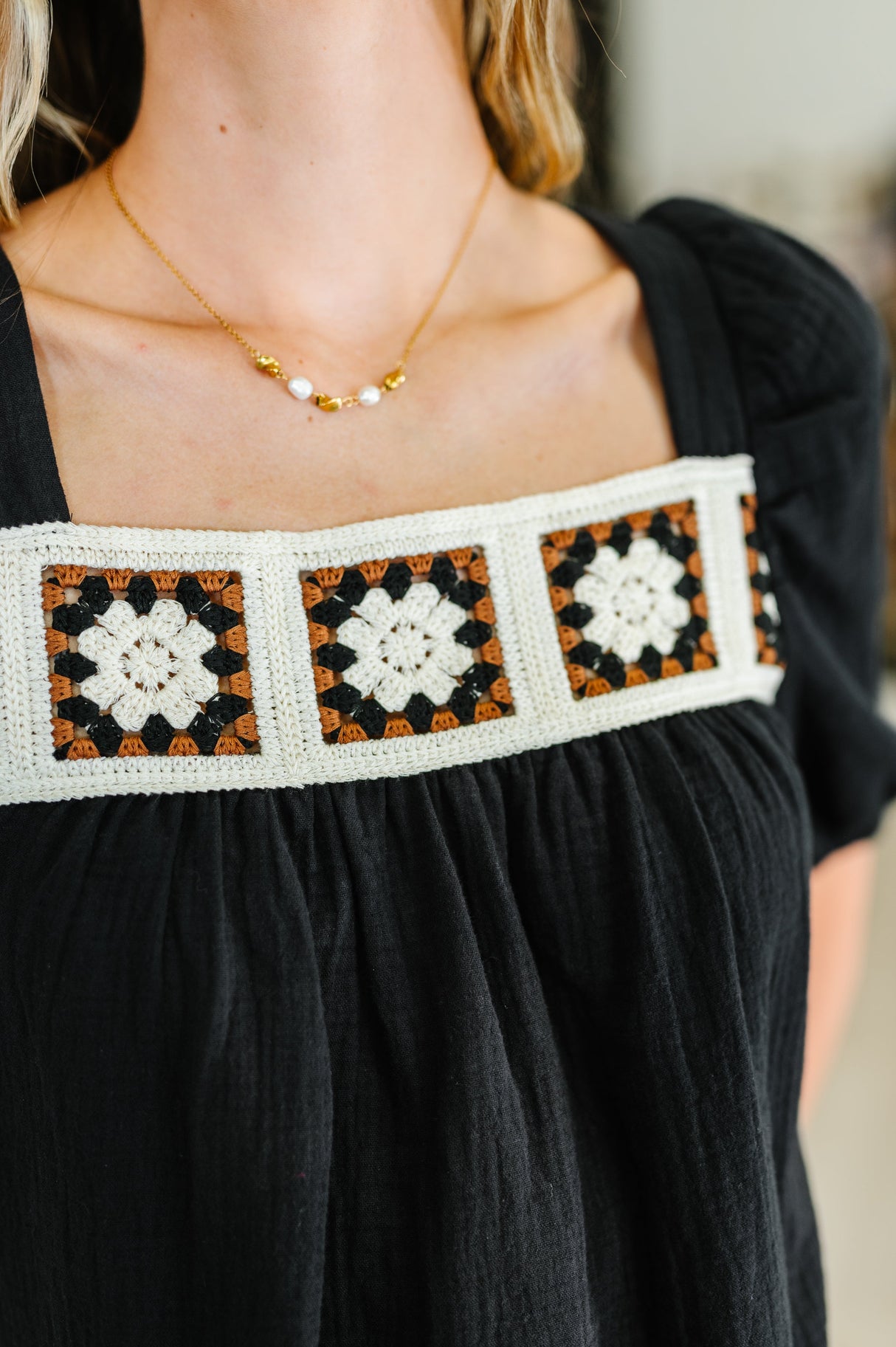 Top con detalles de crochet para Craft Night