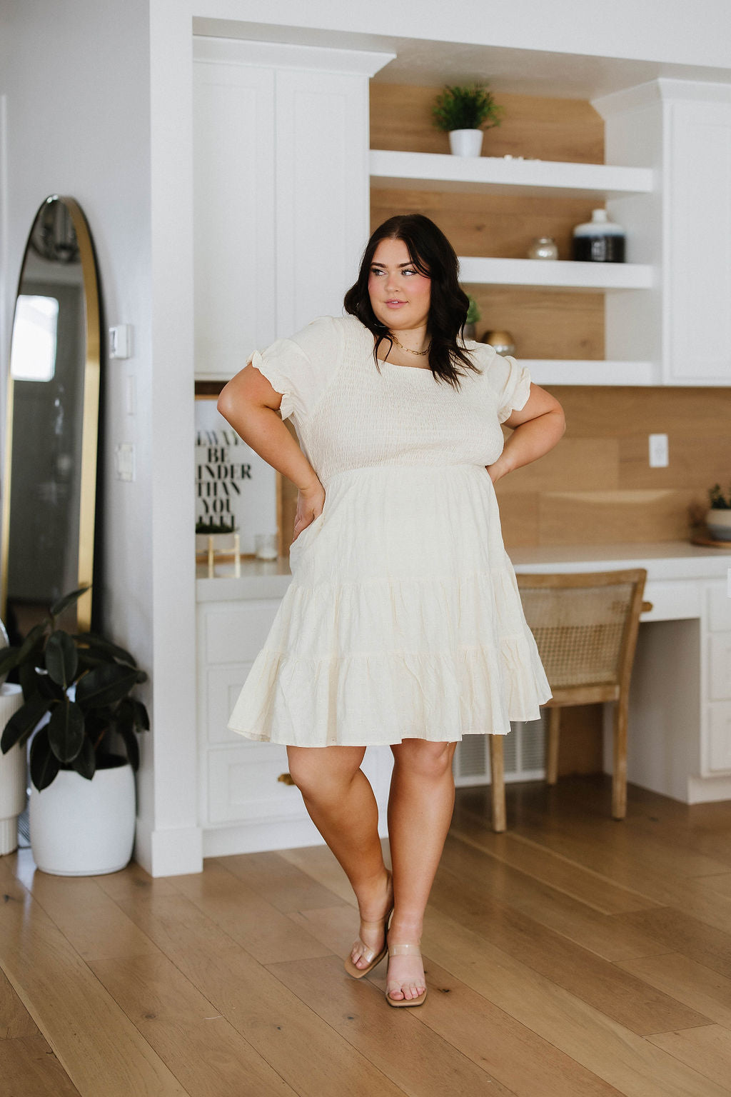 Lindo vestido de cuello cuadrado 