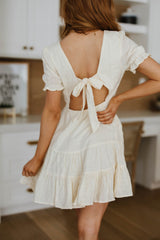 Lindo vestido de cuello cuadrado 