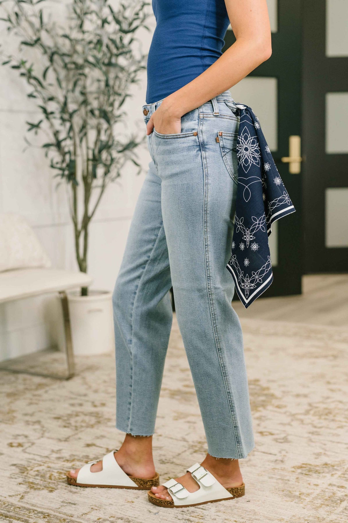Dawn Mid Rise Ankle Straight w Bandana Loop