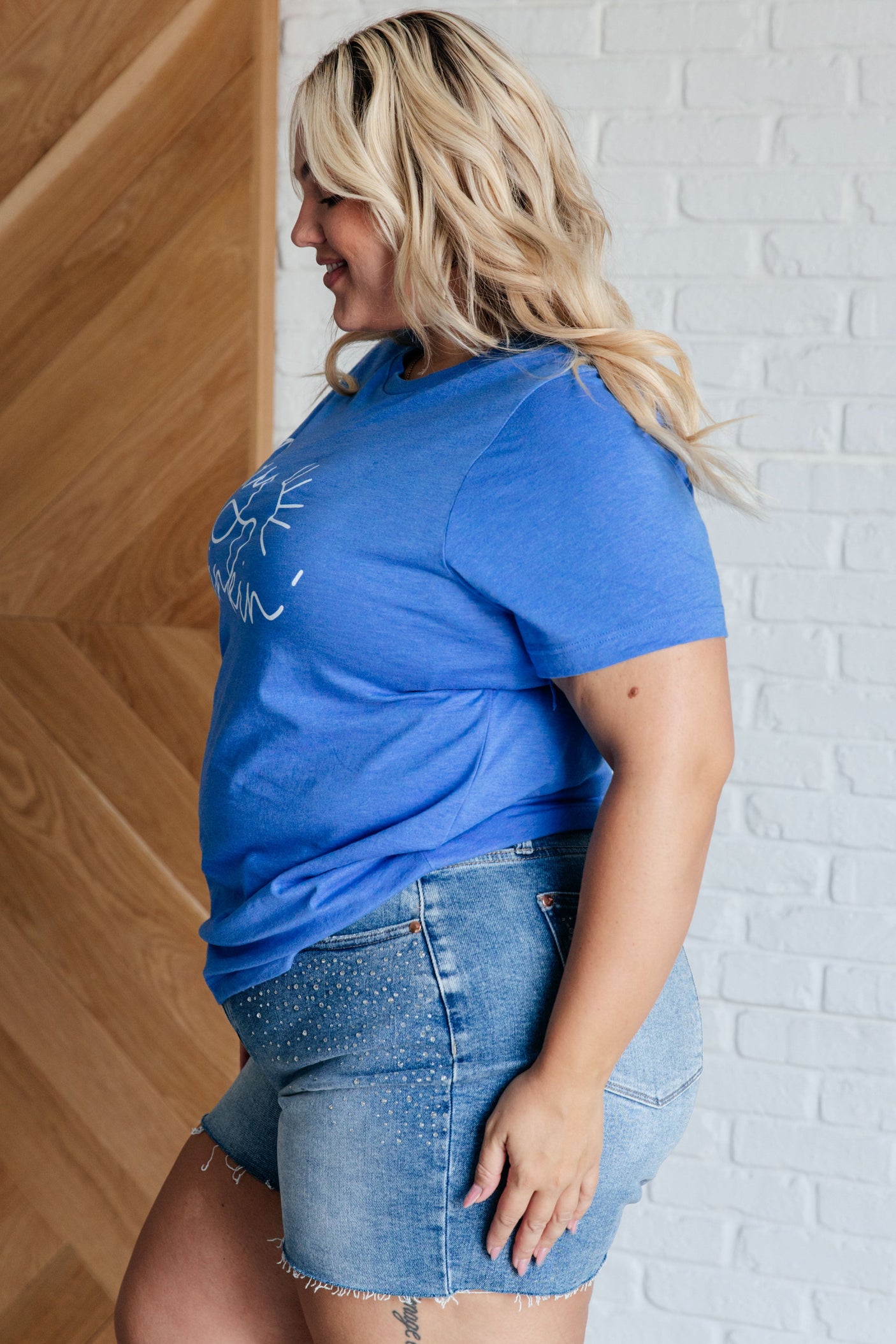 Camiseta gráfica "Day Drinkin'"