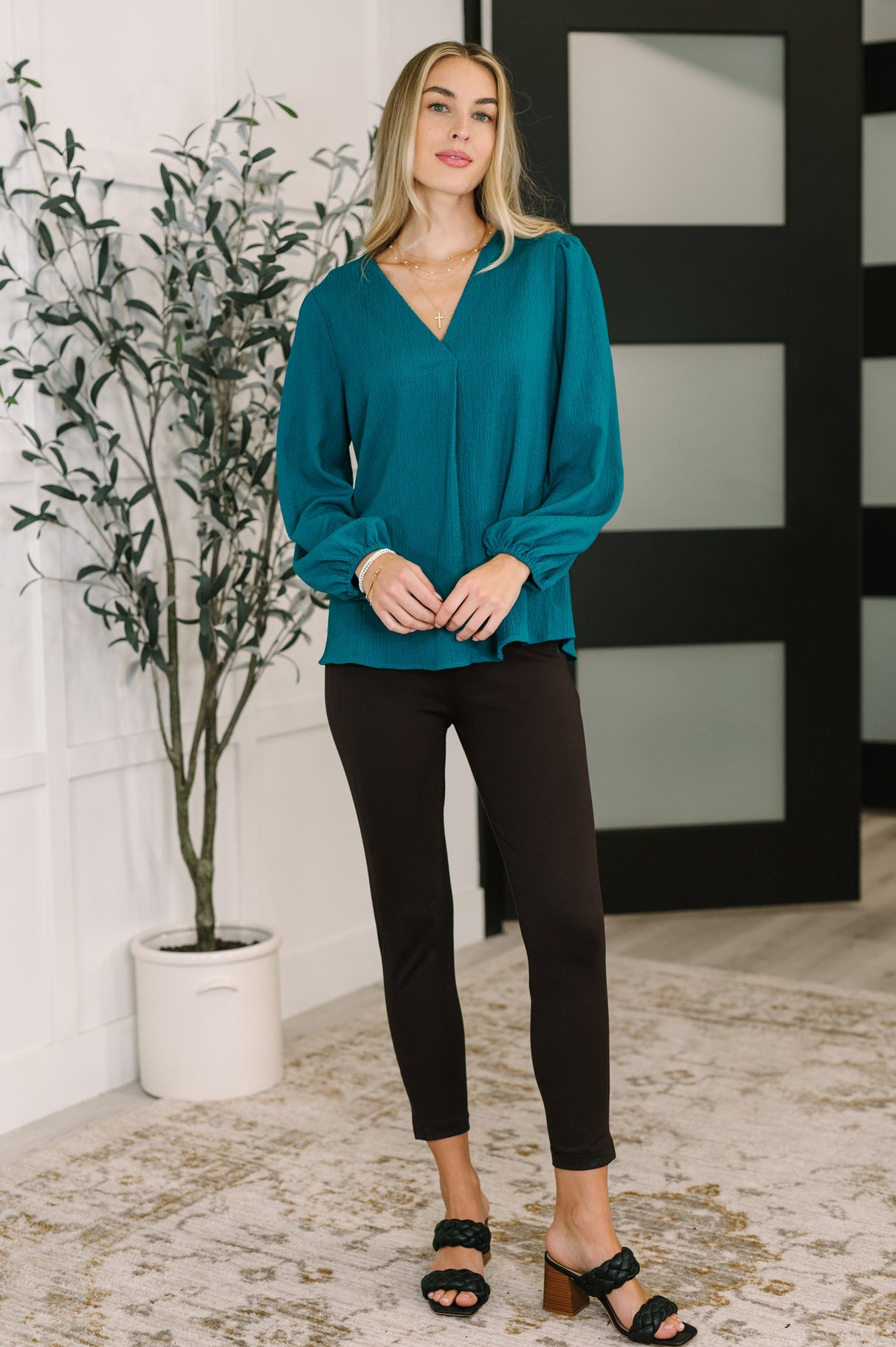 Blusa de manga globo con cuello en V, ideal para ir del trabajo a la cena
