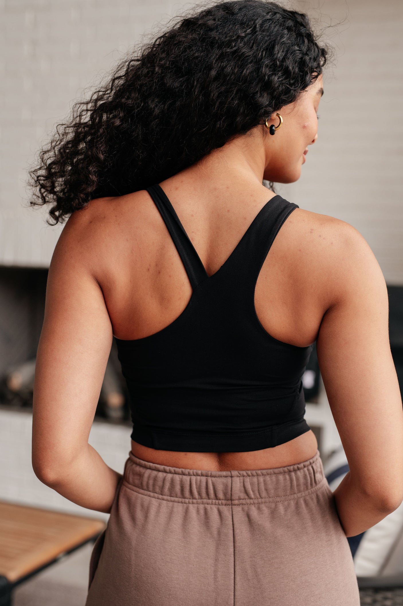 Camiseta asimétrica Doing it For Me en color negro