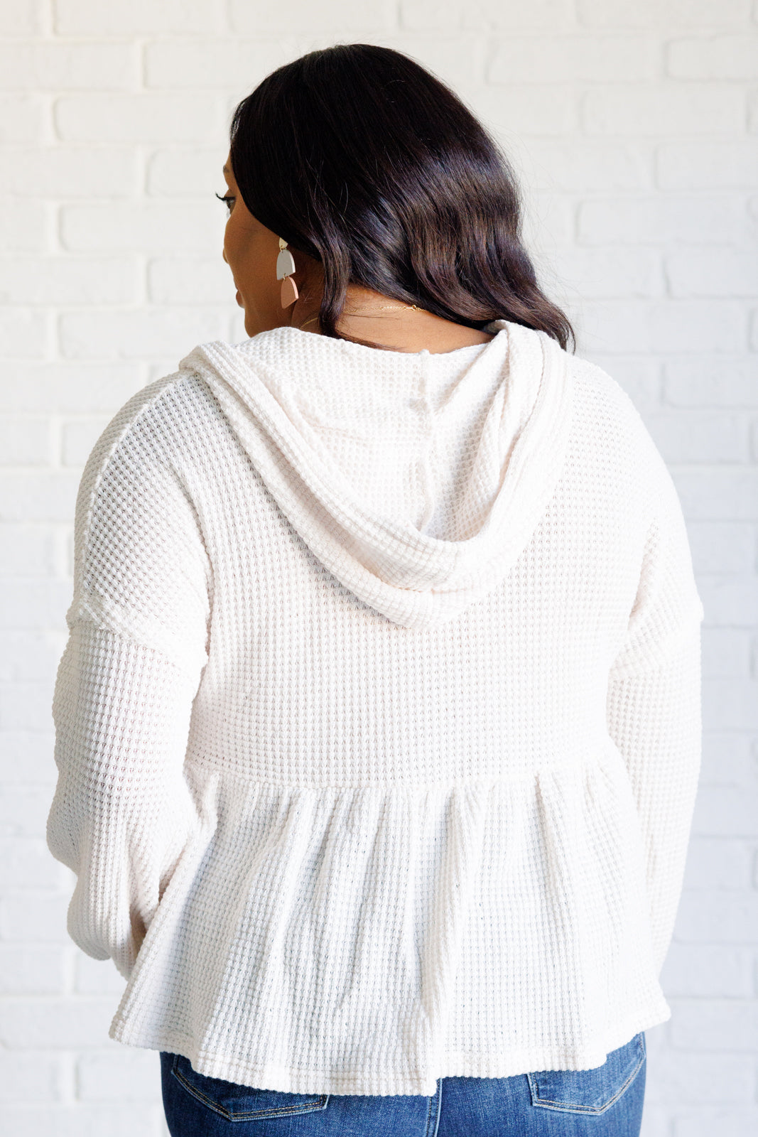 No te quedes con las dudas sobre la sudadera con capucha de punto gofre