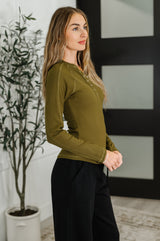 Camiseta Henley de punto con borde sin esfuerzo en verde camuflaje