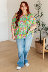 Blusa esencial en verde y rosa pintados