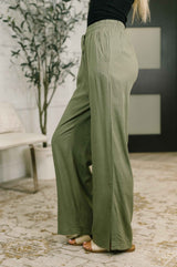 Essential Feeling Straight Leg Lounge Pants in Light in Olive
