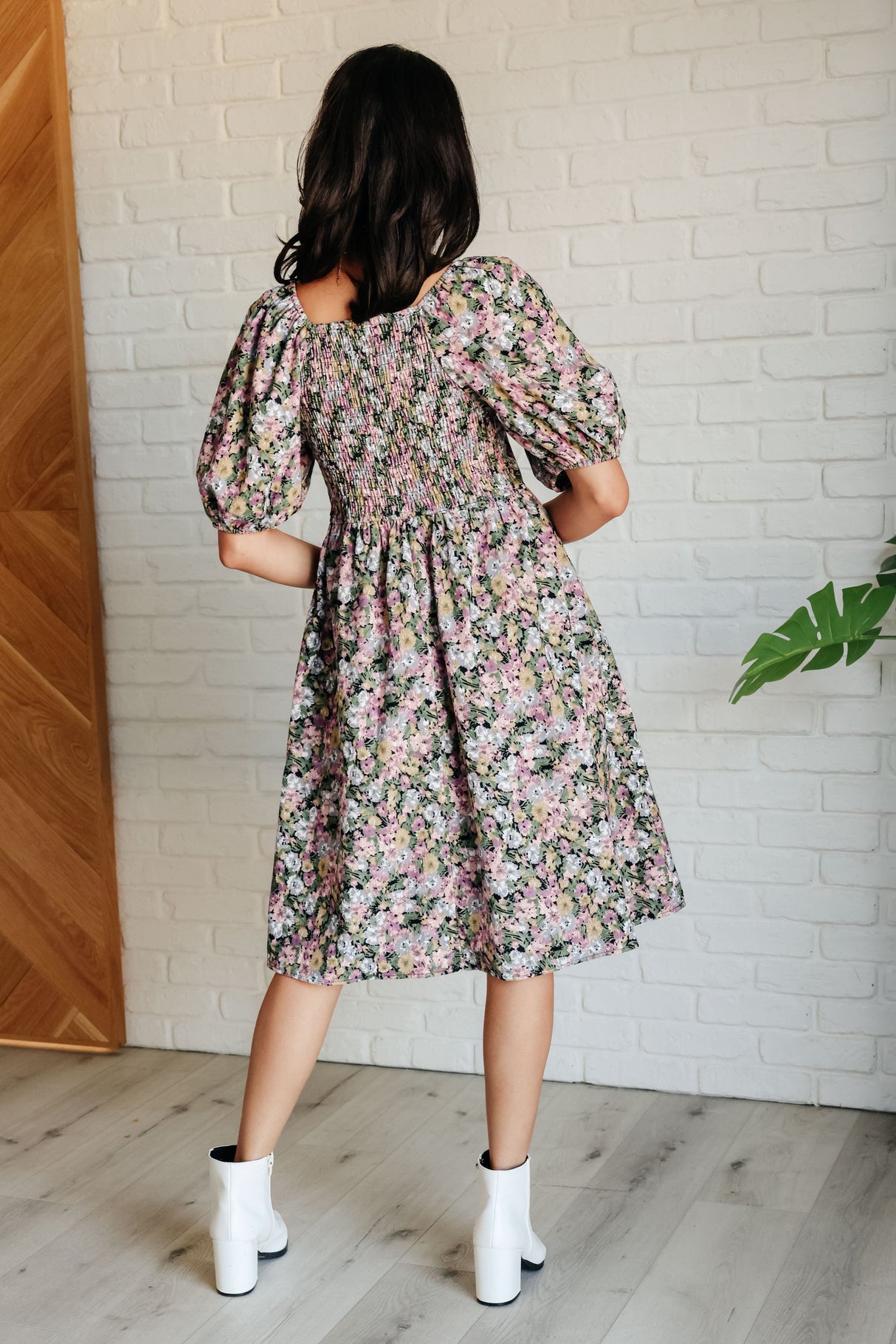 Vestido floral de excelencia sin esfuerzo