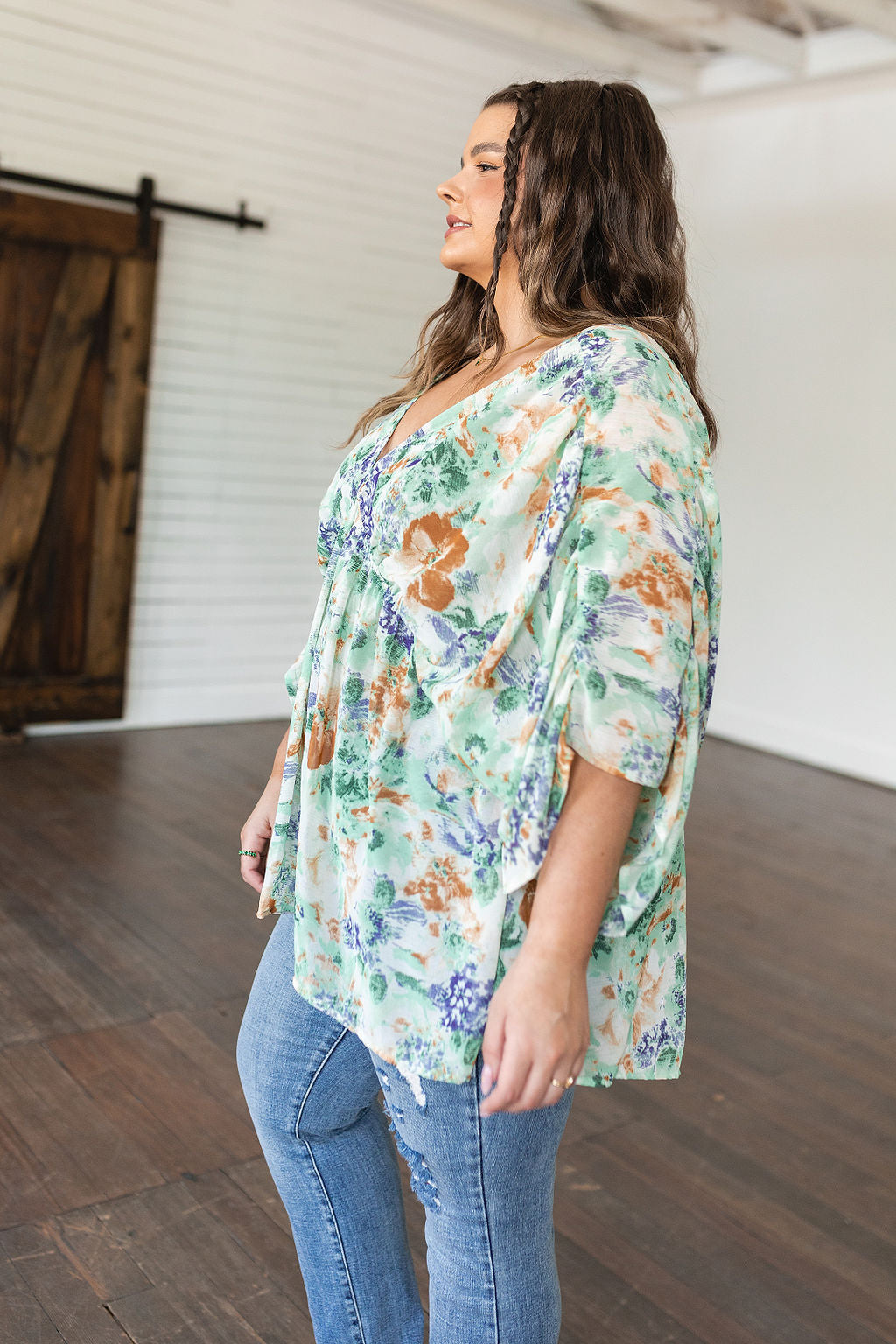 Top peplum drapeado floral Fabled en color marfil 