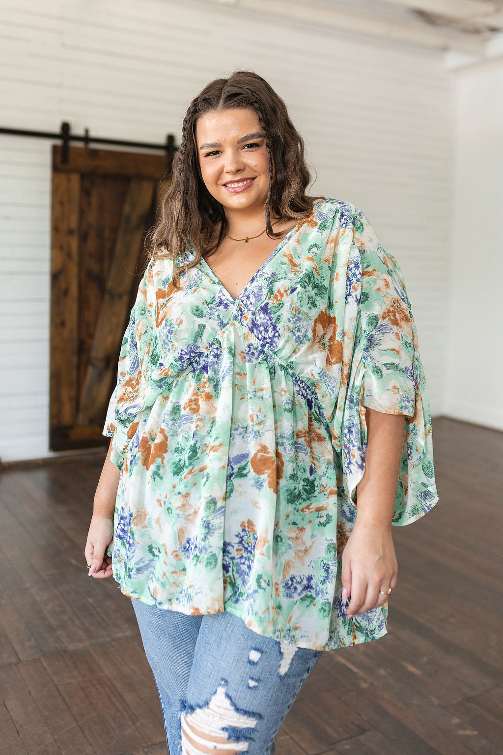 Top peplum drapeado floral Fabled en color marfil 
