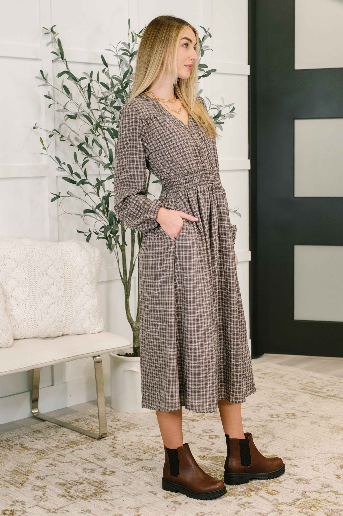 Fairytale Plot Plaid Midi Dress