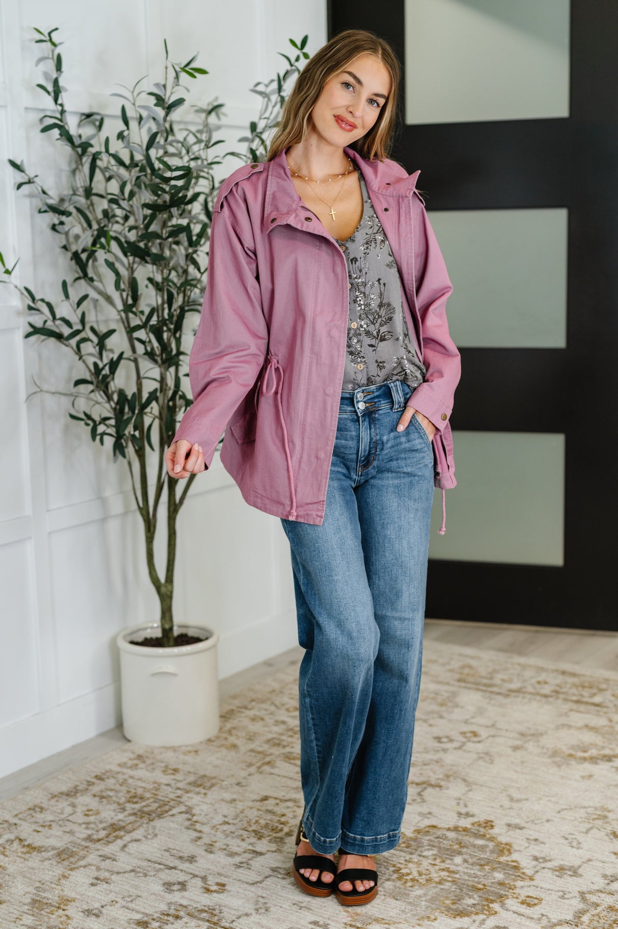 Blusa tejida con efecto arrugado profundo en gris duna