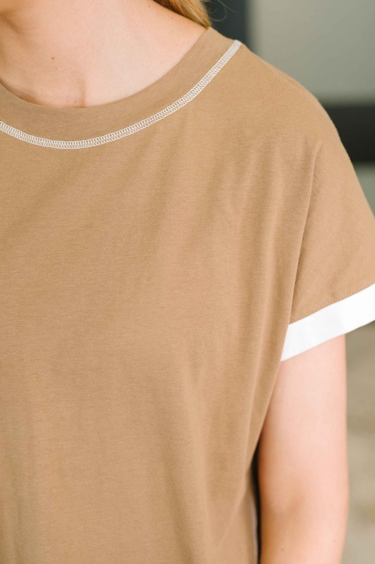 Feel Alright  Two Tone Contrast in Mocha