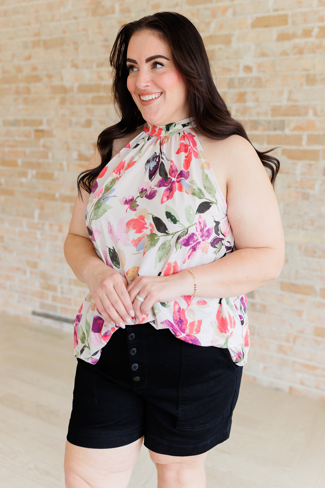 Blusa halter floral con sensación encantadora