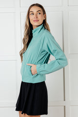 Chaqueta de tenis de nailon Fit Happens en color Tidal Wave