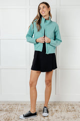 Chaqueta de tenis de nailon Fit Happens en color Tidal Wave