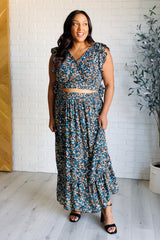 Conjunto de falda y cuello en V con estampado floral