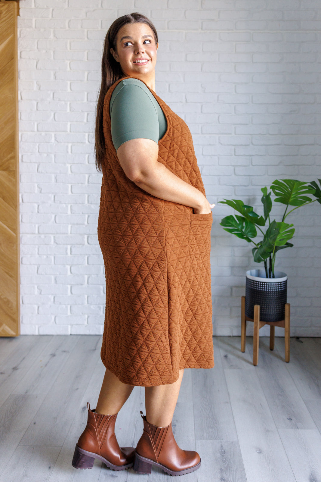 Vestido midi acolchado de caída libre